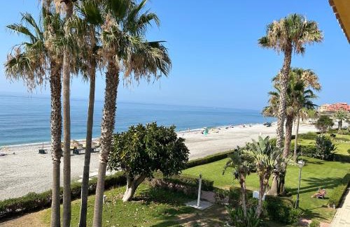 Torrox Costa Apartment | Apartamento en Primera Línea de Playa