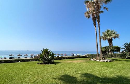 Torrox Costa Apartment | Apartamento en Primera Línea de Playa