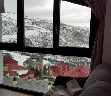 Pradollano Apartment | Apartamento en Sierra Nevada, próximo a pistas y plaza central, vistas increíbles
