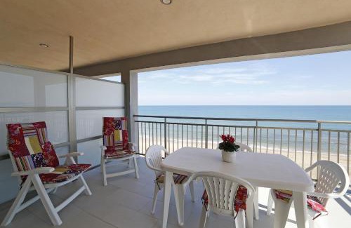 Plaza De La Costera Apartment | Apartamento Frente al Mar