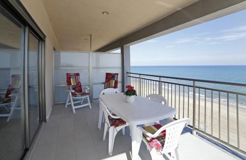 Plaza De La Costera Apartment | Apartamento Frente al Mar
