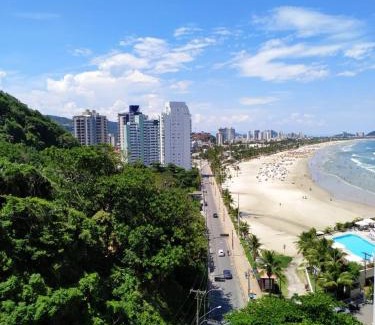 Morro do Maluf Apartment | Apartamento frente para o Mar ,50 m da praia , ar condicionado todos quartos