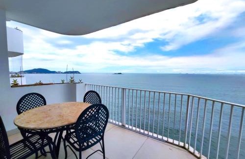 Morro do Maluf Apartment | Apartamento Guarujá morro do Maluf de frente ao mar!