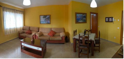 Carihuela Apartment | Apartamento Las Palomas Beach 201