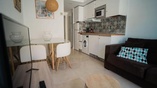 Torrequebrada Apartment | Apartamento Los Patos Beach
