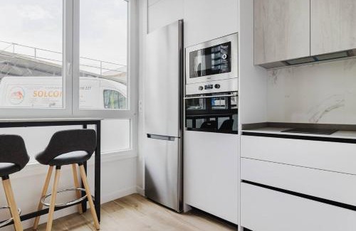 Cotos Apartment | Apartamento moderno en Castellana 4 Torres