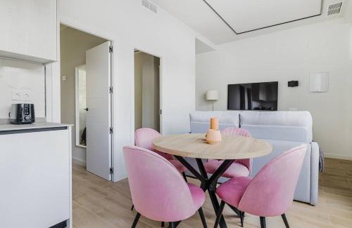Cotos Apartment | Apartamento moderno en Castellana 4 Torres