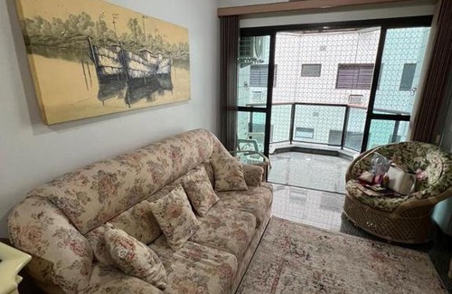 Vila Julia Apartment | Apartamento no Guarujá Enseada a beira mar, ótima localidade e com ar condicionado