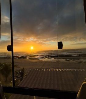 Sao Francisco Apartment | Apartamento Pé na Areia - Ótima Localização - Conforto à beira-mar