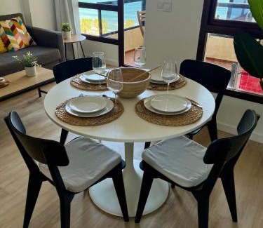 Torrequebrada Apartment | Apartamento recién renovado 1ª línea en Benalmádena
