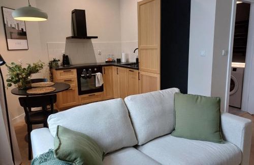 Lodz Apartment | Apartamenty 1M11 Centrum - opcjonalne miejsce parkingowe, dostęp na kod, NETFLIX
