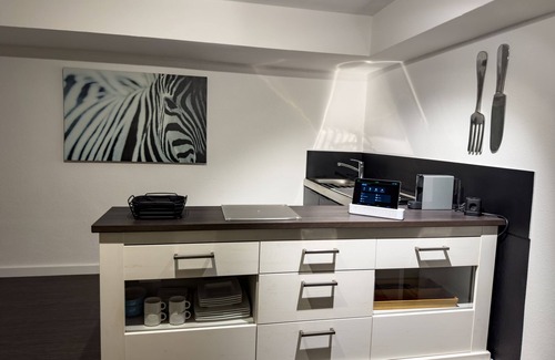 Ossendorf Apartment | Apartelliment bianco-nero - modern accommodation in Cologne