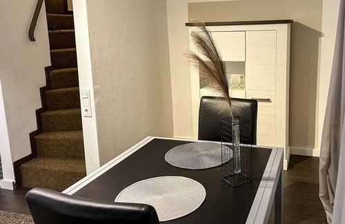 Ossendorf Apartment | Apartelliment bianco-nero - modern accommodation in Cologne