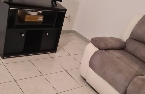 Cavignac Apartment | Apartement Tranquille res Sécurisée Zone Commerciale