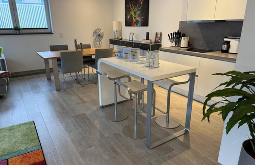 Altstadt-Nord Apartment | Apartes City Apartment with balcony. Direct city center location at the DOM & old town!