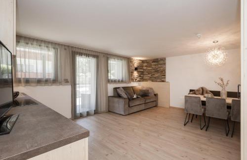 Valdaora di Sopra Apartment | Aparthotel Familiaris - Family Apartments - Pools & Spa in Dolomites