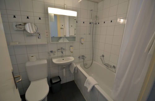 Unterseen Hotel | Aparthotel Goldey directly on the Aare