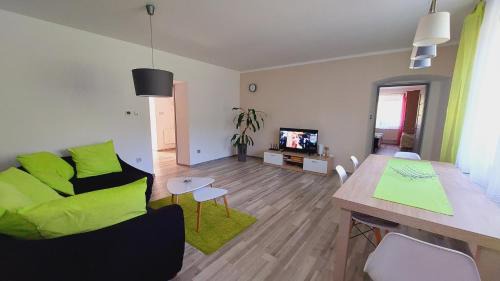 Nove Mesto nad Metuji Apartment | Apartmán Budín - v klidu přírody, s parkováním