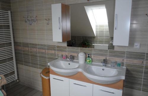 Hlohovec Apartment | Apartmán Ludmila