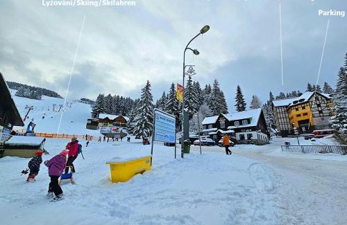 Pec pod Snezkou Apartment | Apartmán u Ski Javor - 1x soukromé parkování