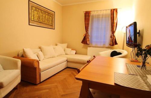 Pec pod Snezkou Apartment | Apartmán u Ski Javor - 1x soukromé parkování