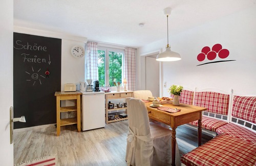 Wittenschwand Apartment | Apartment 'Ferienwohnung Mit Gartenblick' with Shared Garden and Wi-Fi