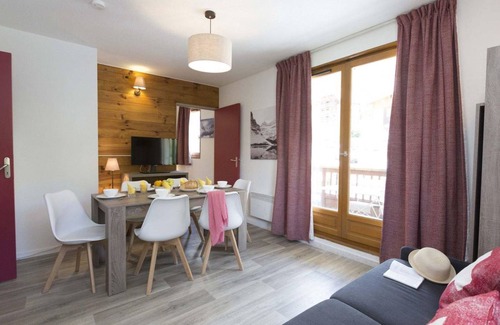 Saint-Sorlin-d'Arves Apartment | Apartment ∙ 8 guests