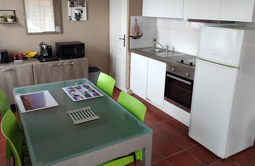 Sainte-Cecile-les-Vignes Apartment | apartment with balcony, secure residence with swimming pool