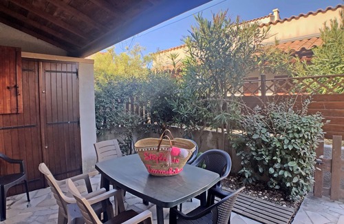 Saintes-Maries-de-la-Mer Apartment | Apartment for 6 guests with pool, near the sea