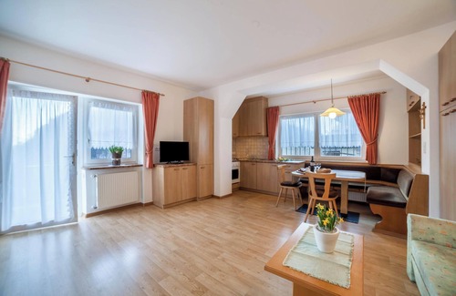 San Leonardo in Passiria Apartment | Apartment 'Residence Pichler 6' with Mountain View, Terrace & Wi-Fi