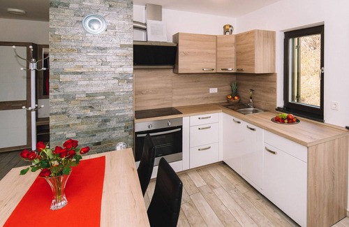 Zasip Apartment | Apartma 3 (pogled na grad)