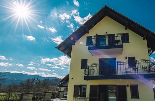 Zasip Apartment | Apartma 3 (pogled na grad)