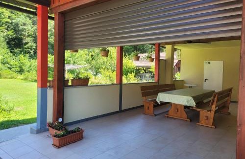 Metlika House | Apartma Kolpa