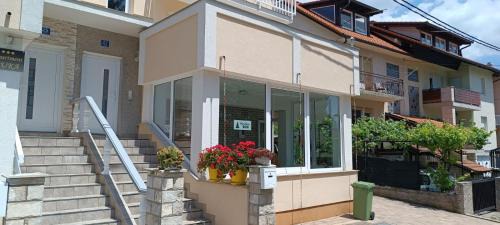 Canton 10 Apartment | Apartman Bor