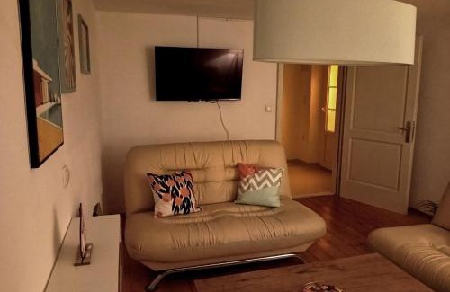 Canton 10 Apartment | Apartman Charna