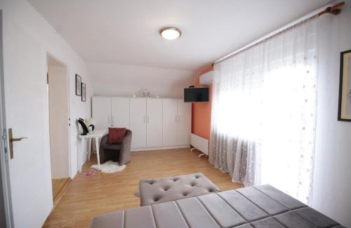 Vrbas Apartment | Apartman La Perla
