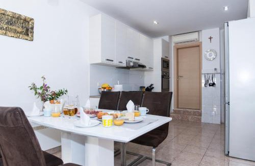 Promajna Apartment | Apartman LUKA Vila Vesa Promajna with jacuzzi & garden