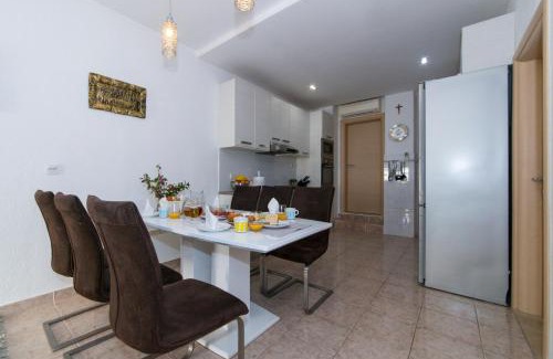 Promajna Apartment | Apartman LUKA Vila Vesa Promajna with jacuzzi & garden
