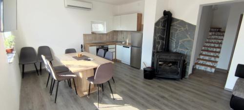 Ogulin Apartment | Apartman Lynx on lake Sabljaci