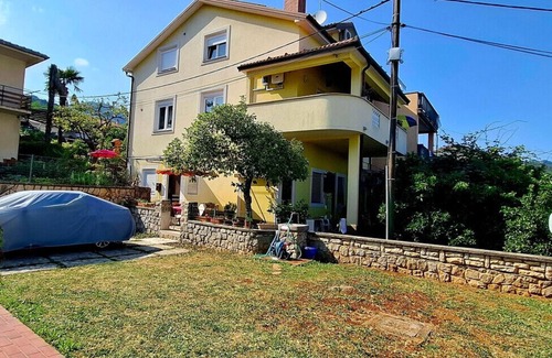 Ika Apartment | Apartman Mariana by Villas Guide