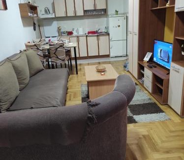 Grbavica Apartment | Apartman Marina sa garazom