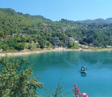 Konjic Apartment | Apartman na jezeru AS