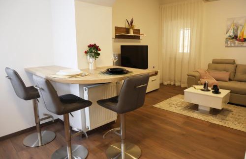 Tinjan Apartment | Apartman Neo