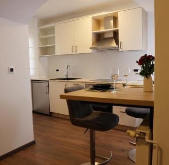 Tinjan Apartment | Apartman Neo