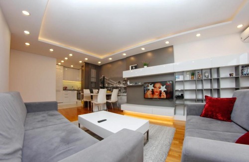 Ilidza Apartment | Apartman Nukleus free garage parking