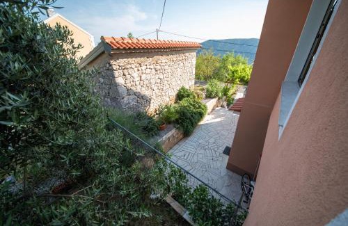 Grizane Apartment | Apartman Sous les rochers