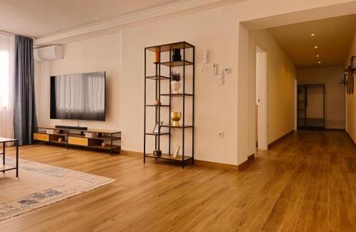 Canton 10 Apartment | Apartman Trg 892