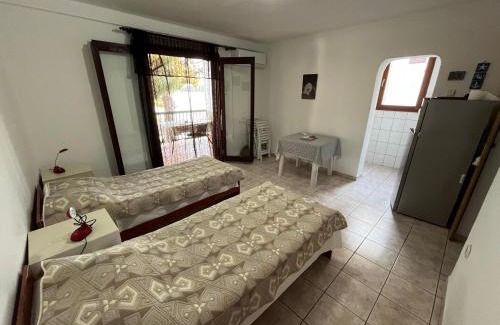 Zaboric Apartment | Apartmani Mima - Shoreline house
