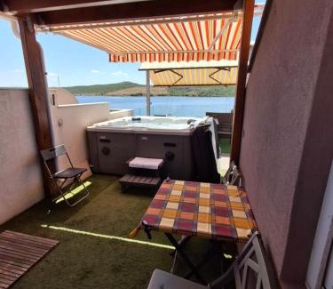 Municipality of Posedarje Apartment | Apartmani More Luxury apartment with whirpool and terace 50 m2