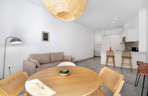 Chiclana de la Frontera Apartment | Apartment 'Luxury 6' with Wi-Fi and Air Conditioning
